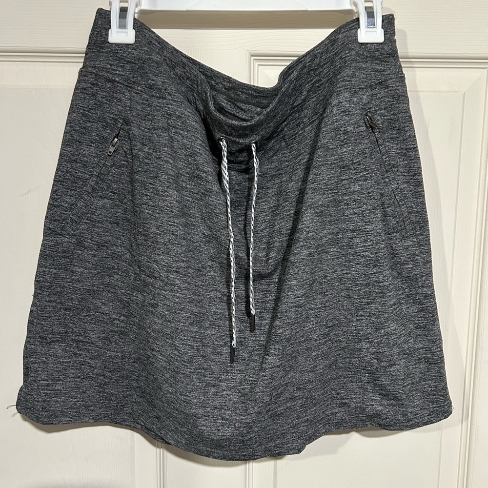 Women’s gray marled sporty skort with zippered side pockets XXL
